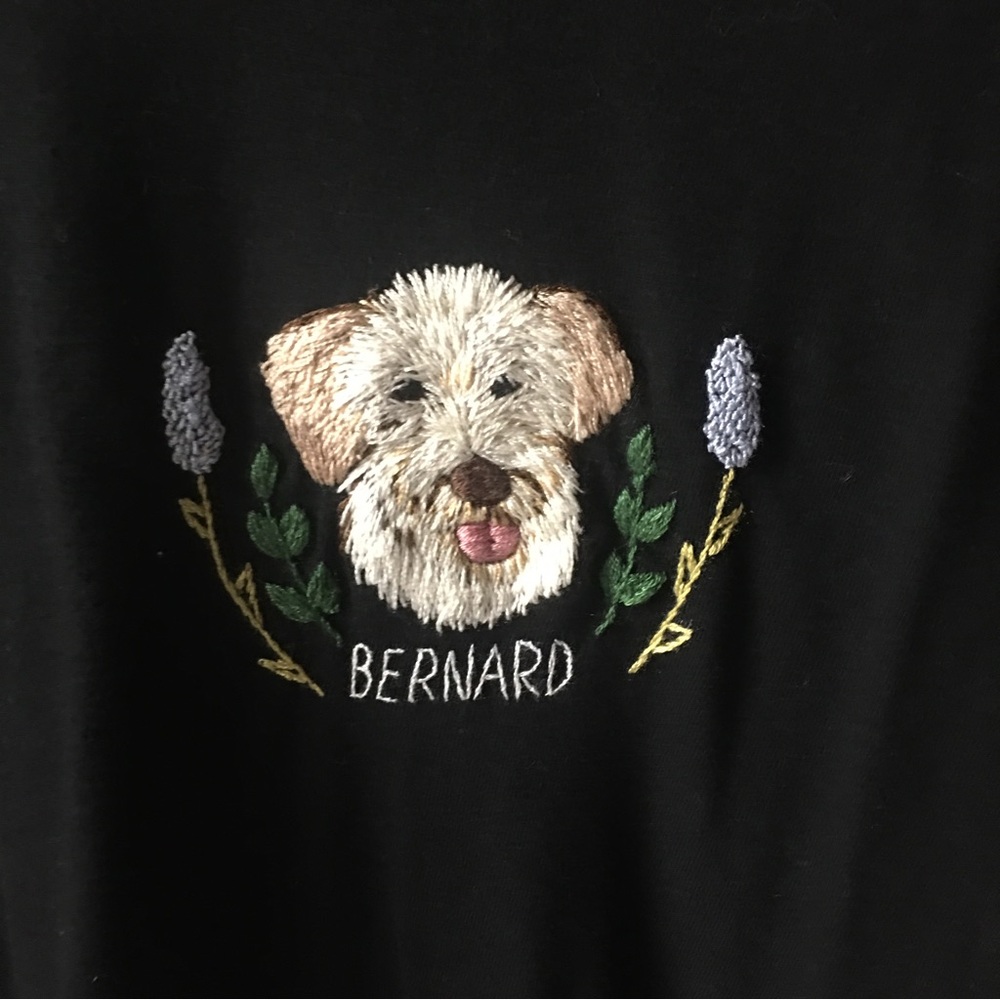 ‼️SOLD‼️Black Dog & Floral Embroidered T-Shirt - Picture 4 of 6